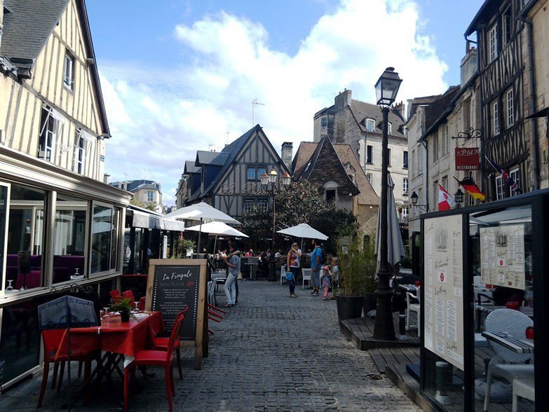 Weed in Caen