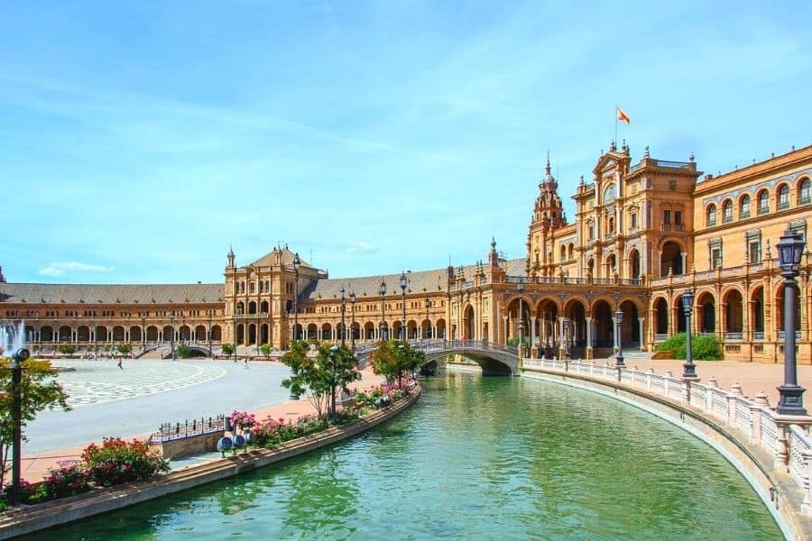 Buying weed in Seville